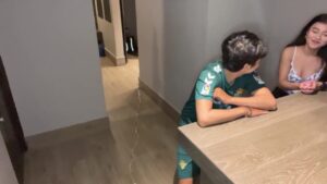 เพื่อนสามีมาเยือน ซอยหีเมียชาวบ้านคาห้องนอนแบบไม่ยั้ง แตกในพุ่งทะลัก