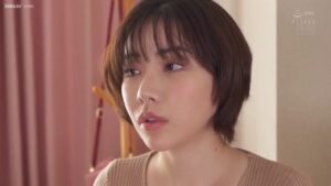 สาวนมโคตรใหญ่หัวนมชมพู ถูกสะกดจิตเงี่ยนโทรม ขย่มควยใหญ่รัวๆ แล้วโดนเพื่อนรุมซอยหีแตกในไม่ยั้ง