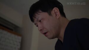 พยาบาลผมสั้นหุ่นเด็ด โดนคนไข้เย็ดสดซอยหีโหดแตกคาหีในห้องตรวจ