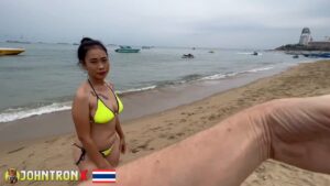 สาวหีดำนมใหญ่สักลายโดนควยใหญ่ซอยหีสดในห้องพักโรงแรม แตกคาปากอมกลืนน้ำเงี่ยนมันส์ๆ