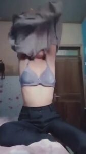 สาวมาเลย์หุ่นเซ็กซี่ผิวขาว ซอยหีด้วยนิ้วตัวเองโครตมัน น้ำเงี่ยนพุ่งกระฉูด คลิปหลุด