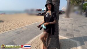 นัดเย็ดสาวตัวเล็กสักลายหีเนียน โรงแรมซอยหีกระแทกยับแตกในคาหี