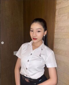 สาวมหาลัยหน้าเด็กเงี่ยนโคตร ซอยหีชมพูตัวเองในคอนโด น้ำเงี่ยนพุ่งกระจาย ครางเสียวลั่นห้อง