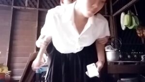 นักศึกษาราชภัฏน่ารักตัวเล็ก โดนพี่ชายควยใหญ่เย็ดสดซอยหีโหดแตกในคาหี