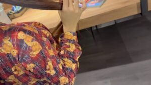 สาวสเปนผมทองหีฟิต นมยักษ์โดนพี่ชายแท้ๆ ซอยยืนคาชุดในครัว แตกคาปากกลืนน้ำควยคาวๆ