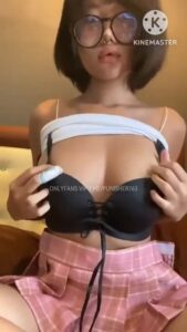 สาวแว่นหุ่นดีนมใหญ่เงี่ยนจัด นั่งครางเสียวช่วยตัวเอง น้ำเงี่ยนแตกพุ่งทะลักหีฉ่ำ